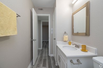 bathroom at Park View located in Mauldin, SC